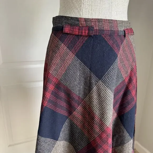 SOLD 1970’s Vintage A-line Wool blend Plaid Skirt - Picture 2 of 7
